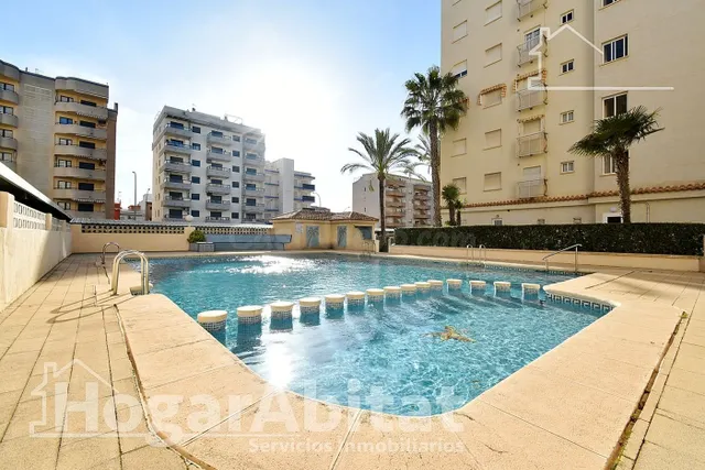 REFORMADO CON PISCINA Y TERRAZA A UN PASO DE LA PLAYA - foto 2