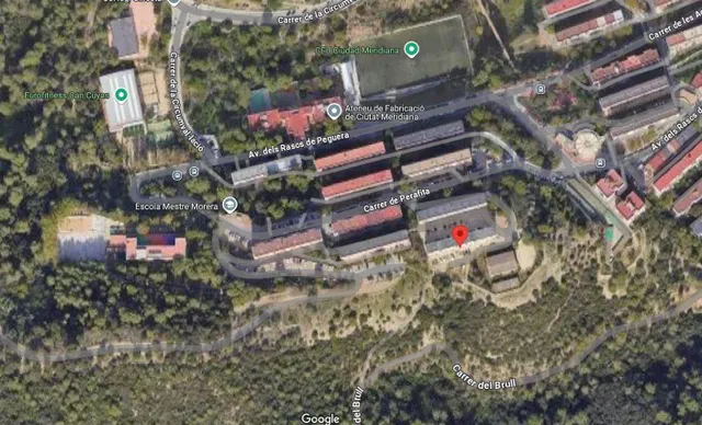Venta de piso okupado en Barcelona (Barcelona). — 2