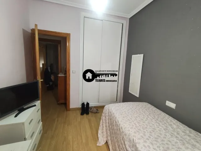 INMOBILIARIA TEJARES VENDE PISO EN ZONA PARQUE ABELARDO — 12
