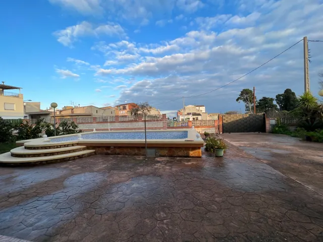 ESPETACULAR  CASA/CHALET A SOLO 8 KM DE CULLERA , CON AMPLIA PARCELA, FRUTALES Y PISCINA. — 7