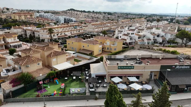 Local comercial 109m² en venta - Villamartin — 45
