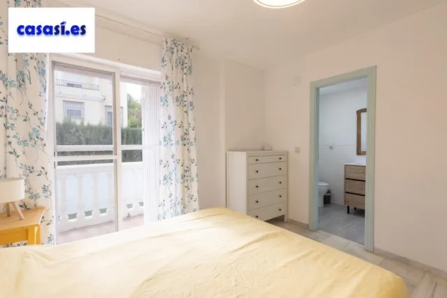 Casa independiente con piscina en La Zubia. — 19