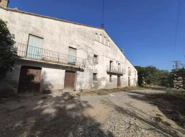 GRAN PARCELA CON INMUEBLES DIVERSOS EN LLIVIA IDEAL PARA RES - foto 3