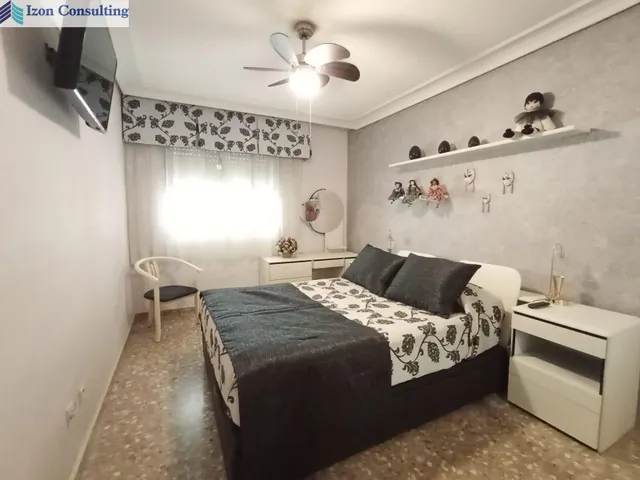 Gran oportunidad en Albacete: 4 dormitorios, 2 baños y para entrar a vivi — 8