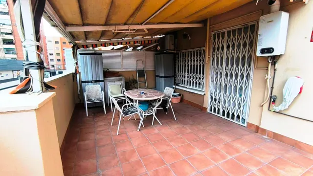 PRIMER PISO TOTALMENTE EXTERIOR EN FINCA CON CONSERJE Y ENORME TERRAZA ESQUINERA — 8
