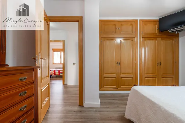 CHALET CON PISCINA Y JARDÍN A SOLO 10 MINUTOS DE GRANADA — 50