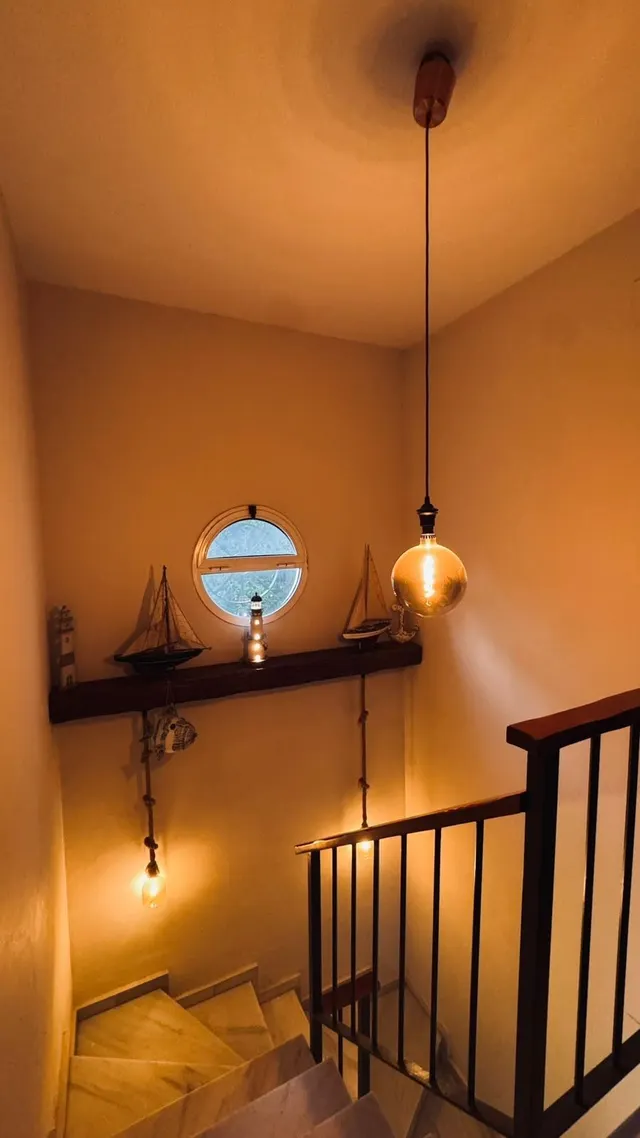 Chalet independiente con piscina, jardín y aparcamiento privado — 23