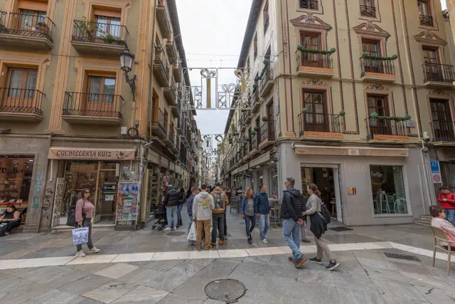 ¡Oportunidad única en el corazón de Granada! — 46