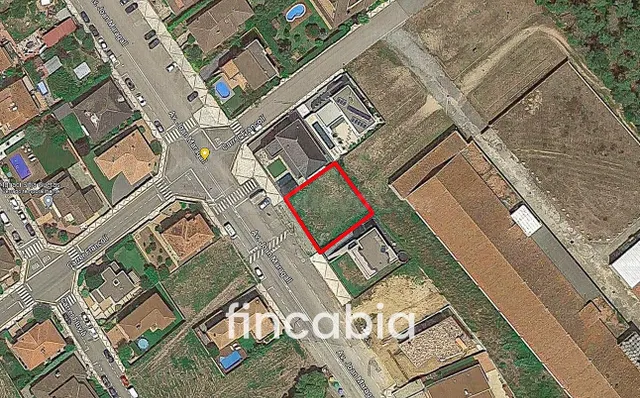 Terreno urbano de 400 m2 en venta en Santa Coloma de Farners