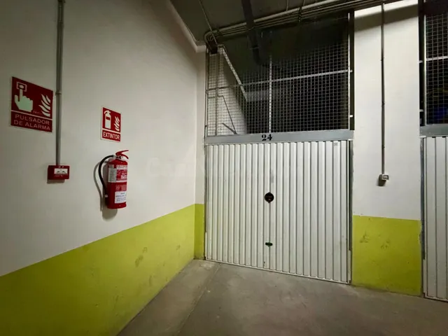 Plaza para moto en garaje cubierto junto a avenida de Madrid, Petrer — 3