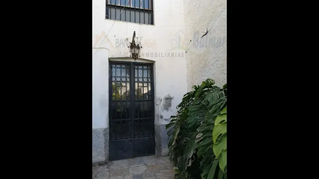 SE VENDE CASA ANTIGUA CON TERRENO DE 3 PLANTAS EN BERJA — 29