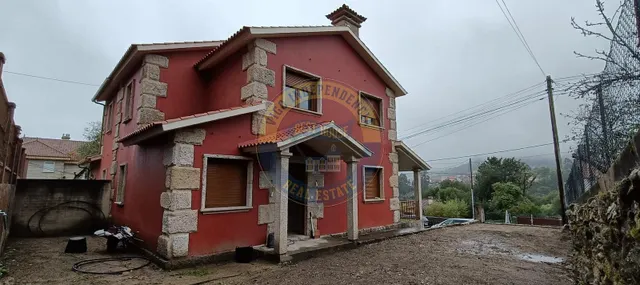 ¡EXCLUSIVA! Encantadora casa PAREADA en Moaña con vistas al mar y la montaña. — 2