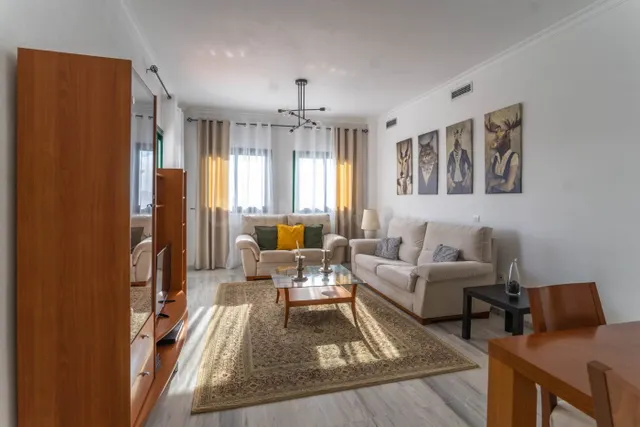 APARTAMENTO EN ALHAURIN GOLF CON TERRAZA CON BUENAS VISTAS, PARKING Y PISCINA Y JARDÍN COMUNITARIO — 4