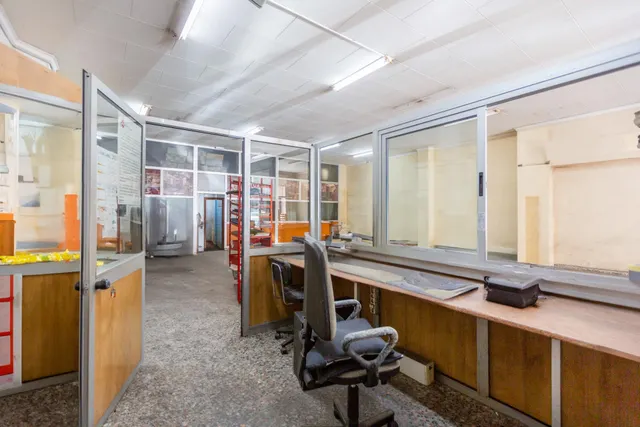 Oportunidad en Gandia: Amplio Local Comercial en Venta — 14