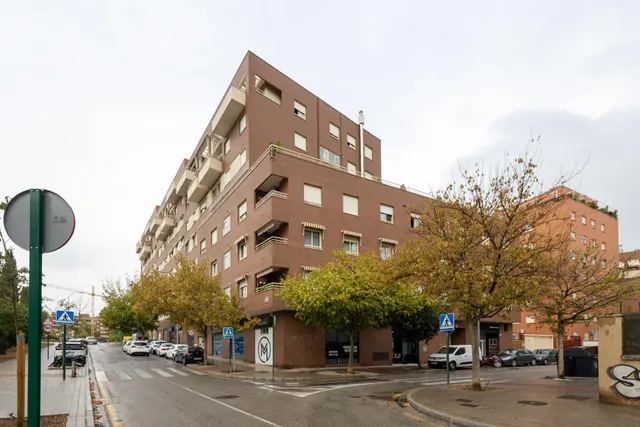 Piso de dos dormitorios en Sanders, en urbanización privada con piscina, pistas de padel, plaza de garaje y trastero — 25