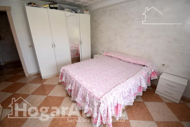 AMPLIA CASA CON GARAJE Y GRAN TERRAZA Y UNA SEGUNDA VIVIENDA — 17