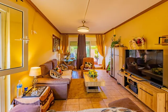 SE VENDE Magnífico apartamento con gran jardín privado en Ve - foto 3
