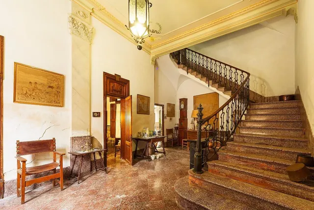 EDIFICIO SEÑORIAL EN VENTA EN EL CENTRO DE INCA - foto 2