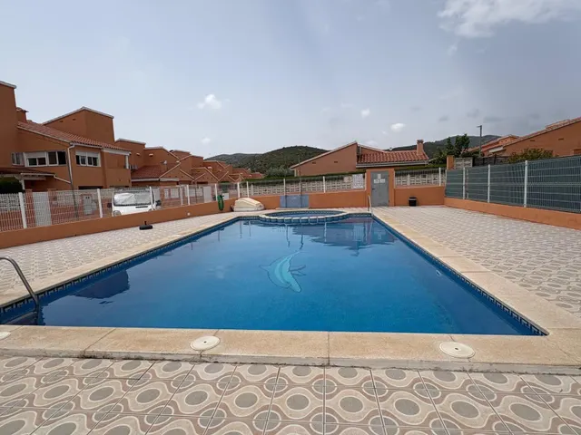 Encantadora Casa Reformada en Peñiscola con Vistas y Piscina Comunitaria — 48
