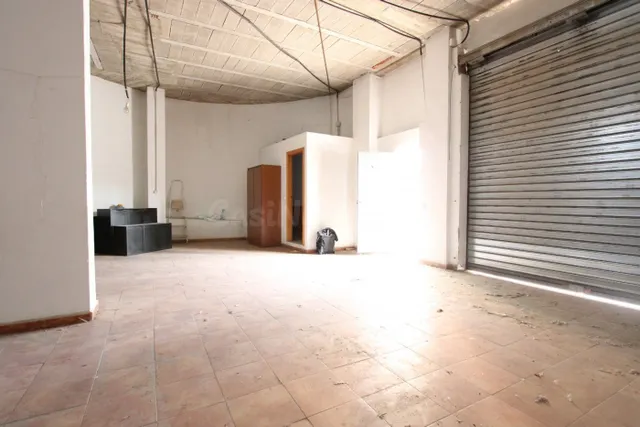 LOCAL COMERCIAL MUY BIEN SITUADO - foto 4