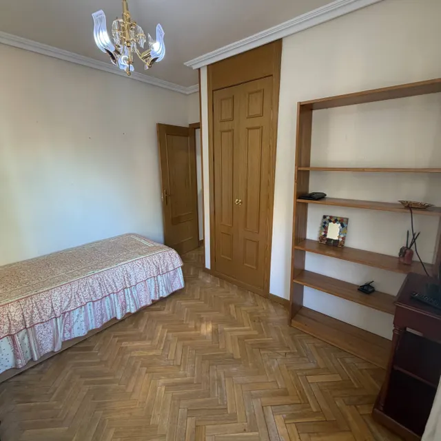 Urbanizacion privada con piscina, 4 dormitorios, 2 baños y posibilidad de adquirir una plaza de garaje doble — 50