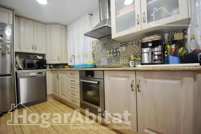 ¡Encantador Chalet! Muy amplio y sofisticado, con gran garaje, terraza, jardín y parcela — 13