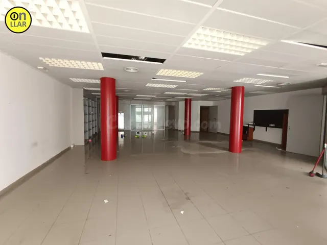 Amplio local comercial en Granollers - Zona Lledoner - foto 3