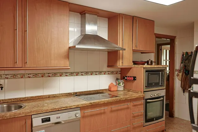 Espectacular vivienda de 4 dormitorios, dos baños y garaje, en segunda línea de playa — 11