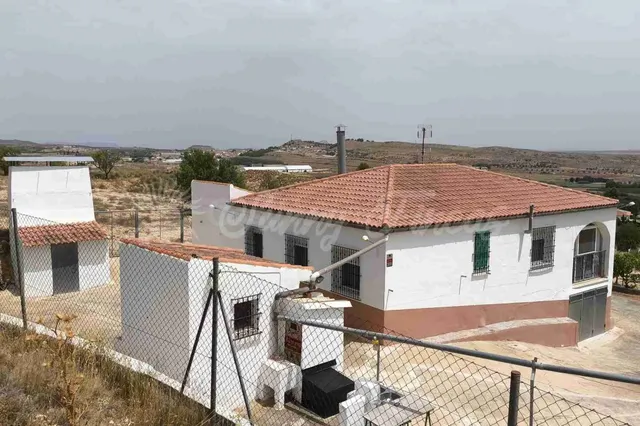 Casa de campo-Masía en Venta en Montealegre Del Castillo Alb - foto 2