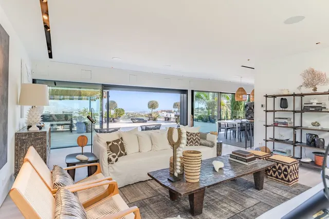 Villa 6 habitaciones 437m² en venta - El Vicario — 41