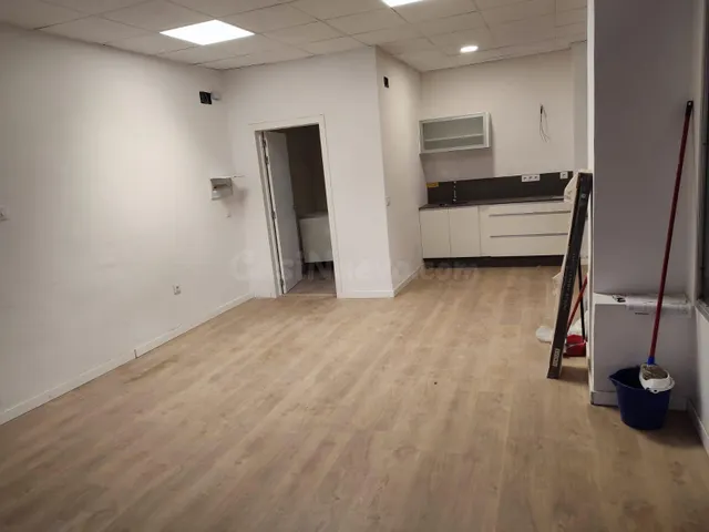¡Oportunidad Única! Local Comercial en el Corazón de Badajoz - foto 2