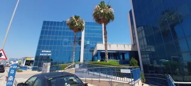¡¡OFICINAS EN CENTRO DE NEGOCIOS CON 2 PLAZAS DE GARAJE INCL