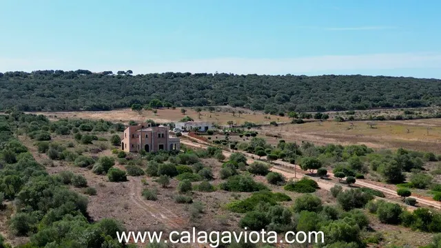 Chalet en construcción a pocos kilómetros de Ses Salines en  - foto 3