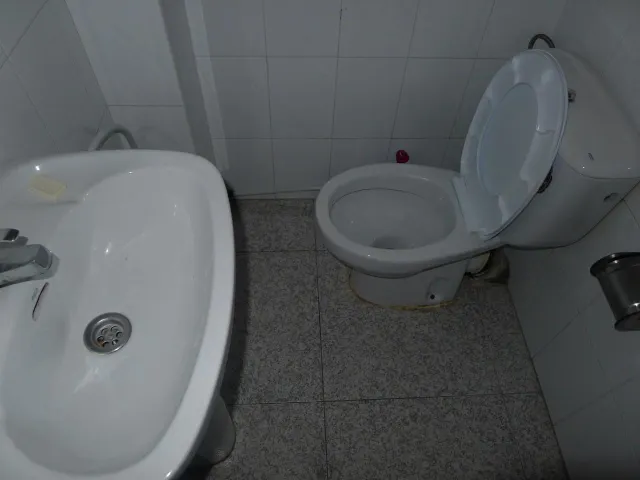Local cerca del campus universitario — 10