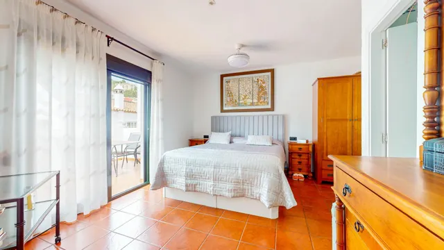PRECIOSA CASA  A LA VENTA EN BENAHAVIS — 9