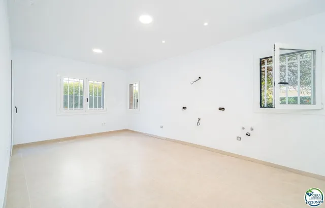 Apartamento reformado en Roses, a solo 30 metros de la playa - foto 4