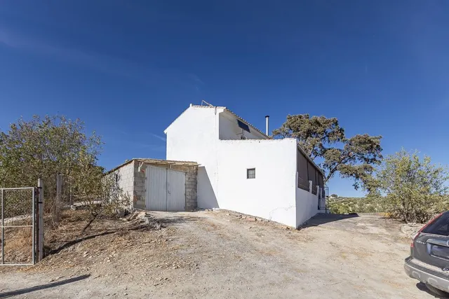 Casa rural en término de Montefrío. — 28