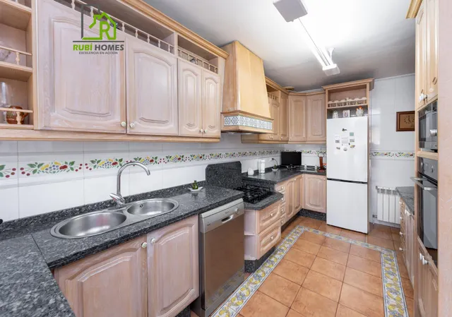 Espectacular chalet independiente con piscina en Alfacar — 22