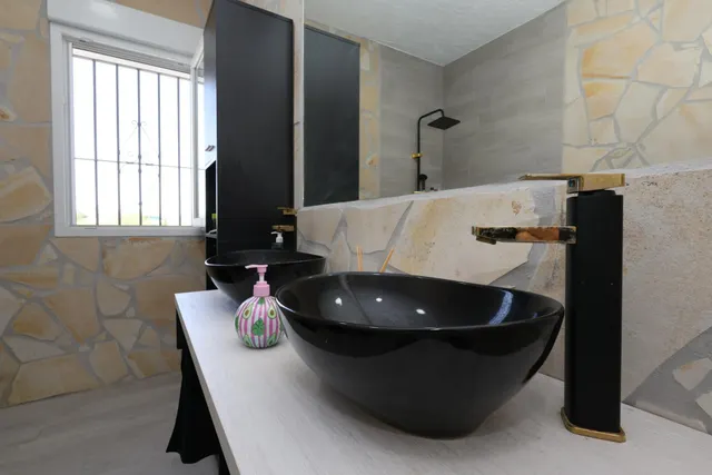 Casa reformada con piscina en parcela de 2.500 m2 (urbano y rústico) — 45