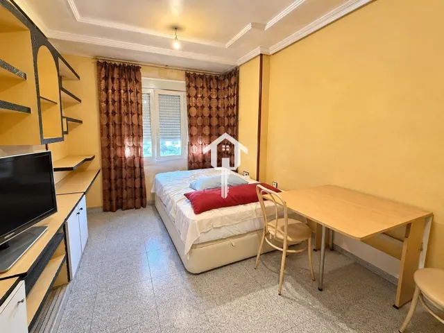 Piso para reformar en venta en Alicante. zona de los ángeles, 2 habitaciones, salón, baño con bañera, 50m2, segunda planta sin ascensor. — 6