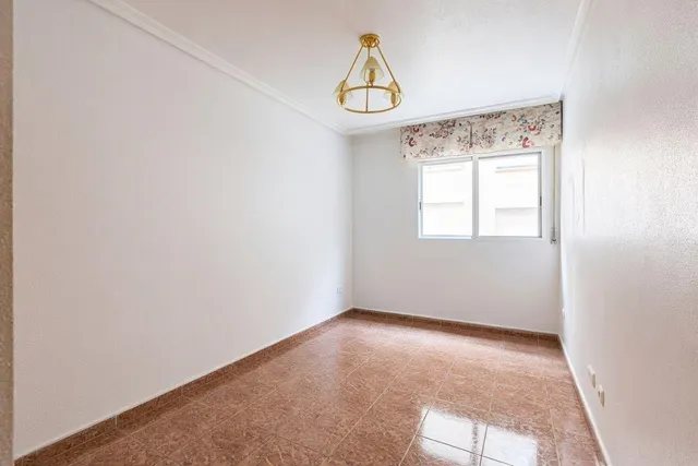 Piso de 3 dormitorios con garaje incluido en el Infante, Murcia — 12