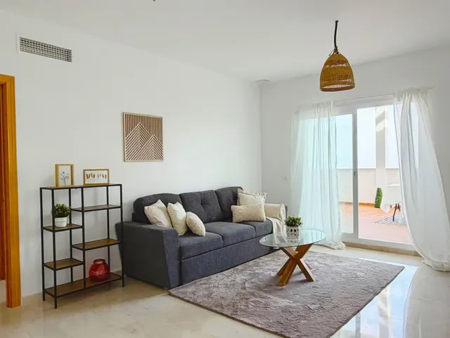 Bajo elevado con gran terraza, vistas al mar y parking privado en Benalmádena Pueblo — 16