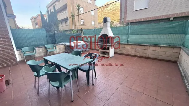 AMPLIO BAJO DE 3 habitaciones, CON TERRAZA JARDÍN A ESCASOS METROS DE LA PLAYA. ORIÑON — 41