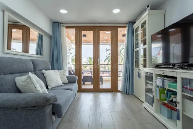 Exclusivo Apartamento Reformado en Primera Línea de Mar - Paseo Miramar, Salou — 21