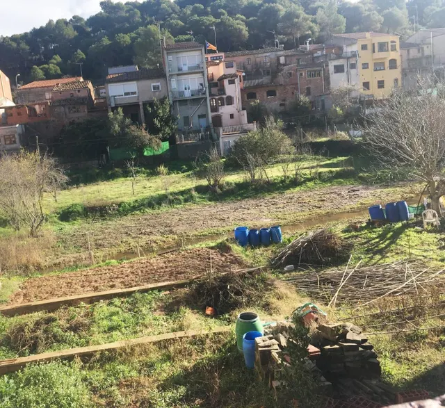 Urbanizable en el centro del pueblo - foto 4