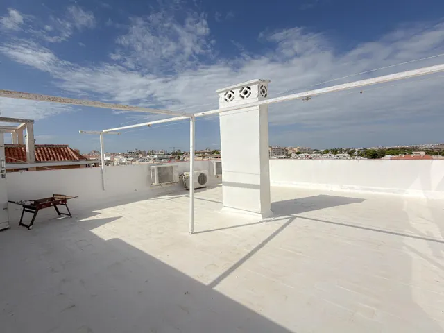 Playa del Cura! Ático con gran potencial y 1 dormitorio + 2 adicionales en dos terrazas, solárium privado enorme con vistas panorámicas (550 metros playa del cura) — 2