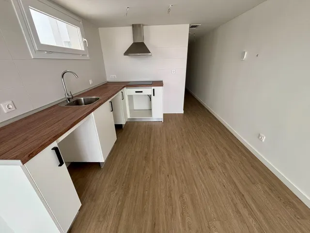 Moderno Apartamento en Fuengirola con Vistas y Amplias Zonas Comunes por €310,000 — 24