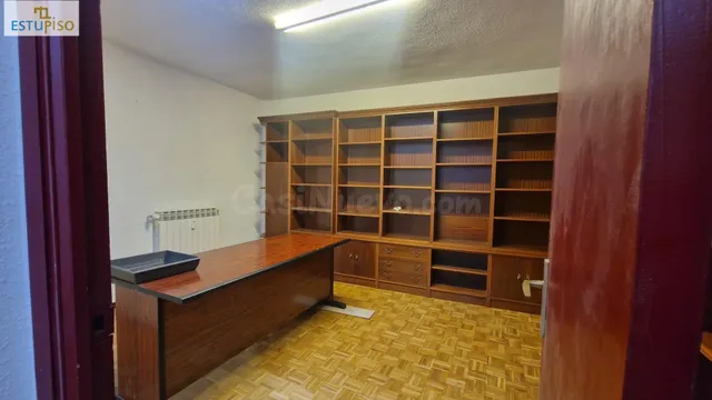 OFICINA de 29 m2, tres espacios, amueblada Avda.Ntra. Sra.Es