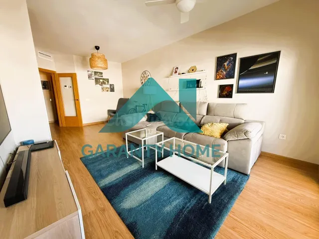 ¡PISO REFORMADO CON PISCINA, PÁDEL, GARAJE Y TRASTERO! - foto 2