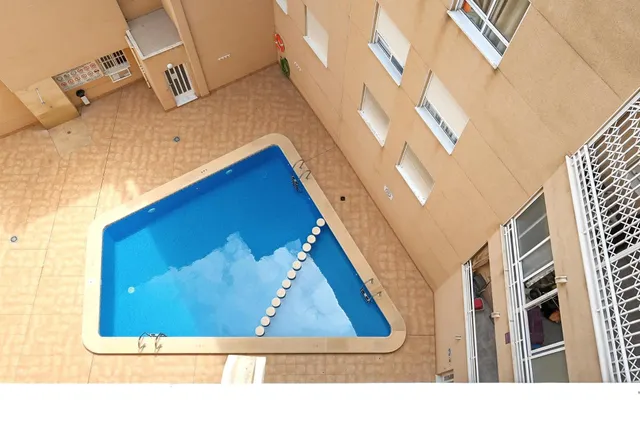 Apartamento reformado en Torrevieja — 21